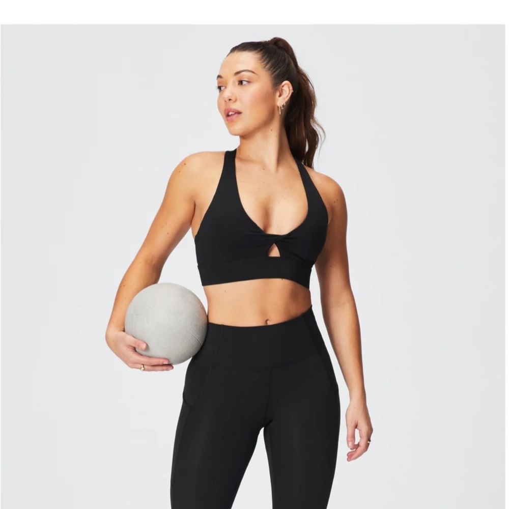 Oasis Twist Sports Bra by Fabletics